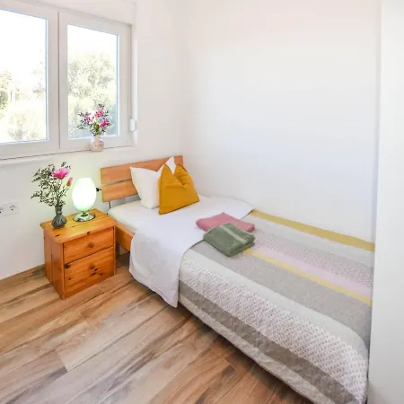 Apartment Felix Apartment Turanj